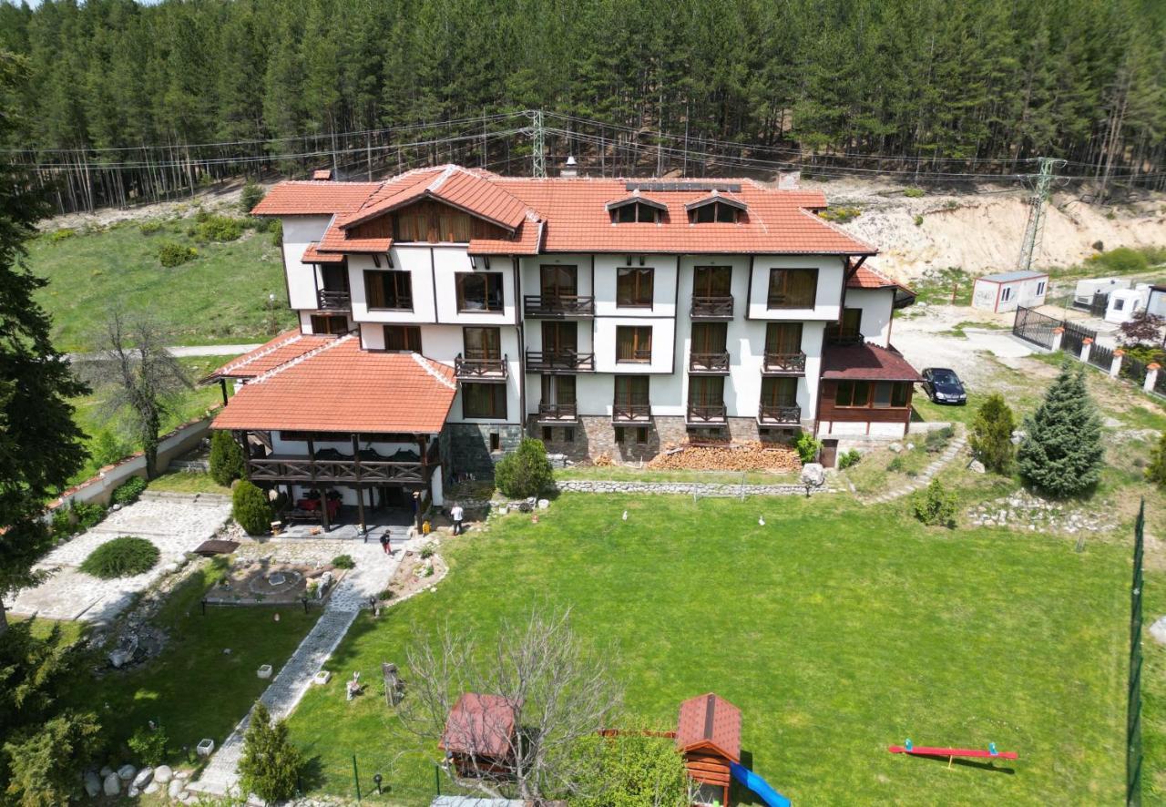Семеен Хотел Света Марина Dobrinischte Exterior foto